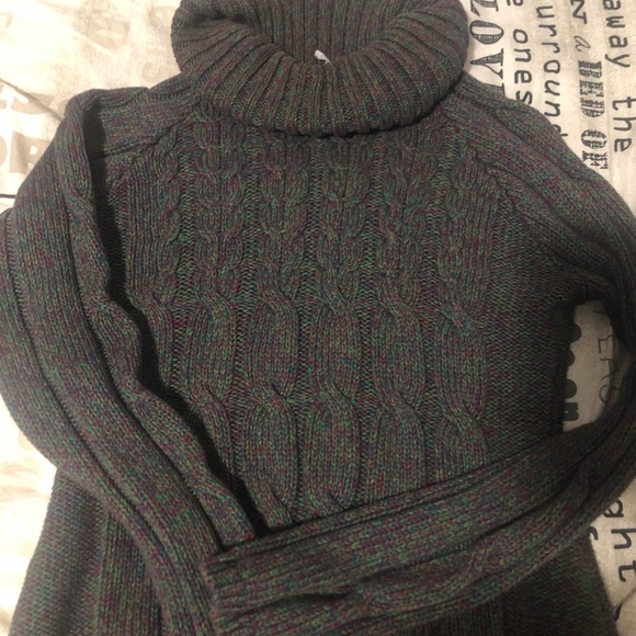 long sleeved turtle neck sweater - Picture 2 of 2